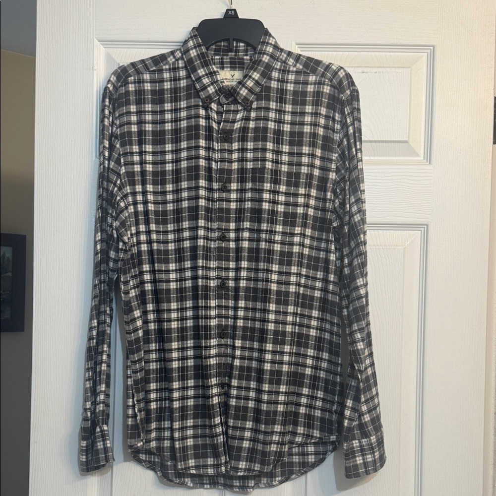 American Eagle NWOT Outfitters Black, Gray and White Flannel Checkered Shirt